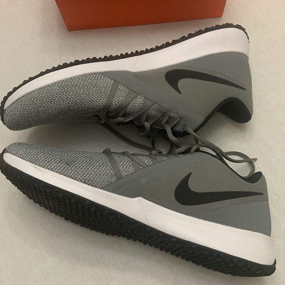 Nike Varsity Compete Trainer. Men’s size 13. Cross training. Gray. - Picture 8 of 14